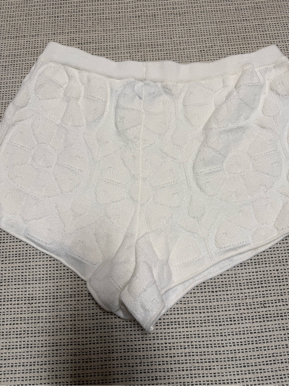 NWOT Roller Rabbit x Target Off White Terry Pattern Shorts - Picture 2 of 6